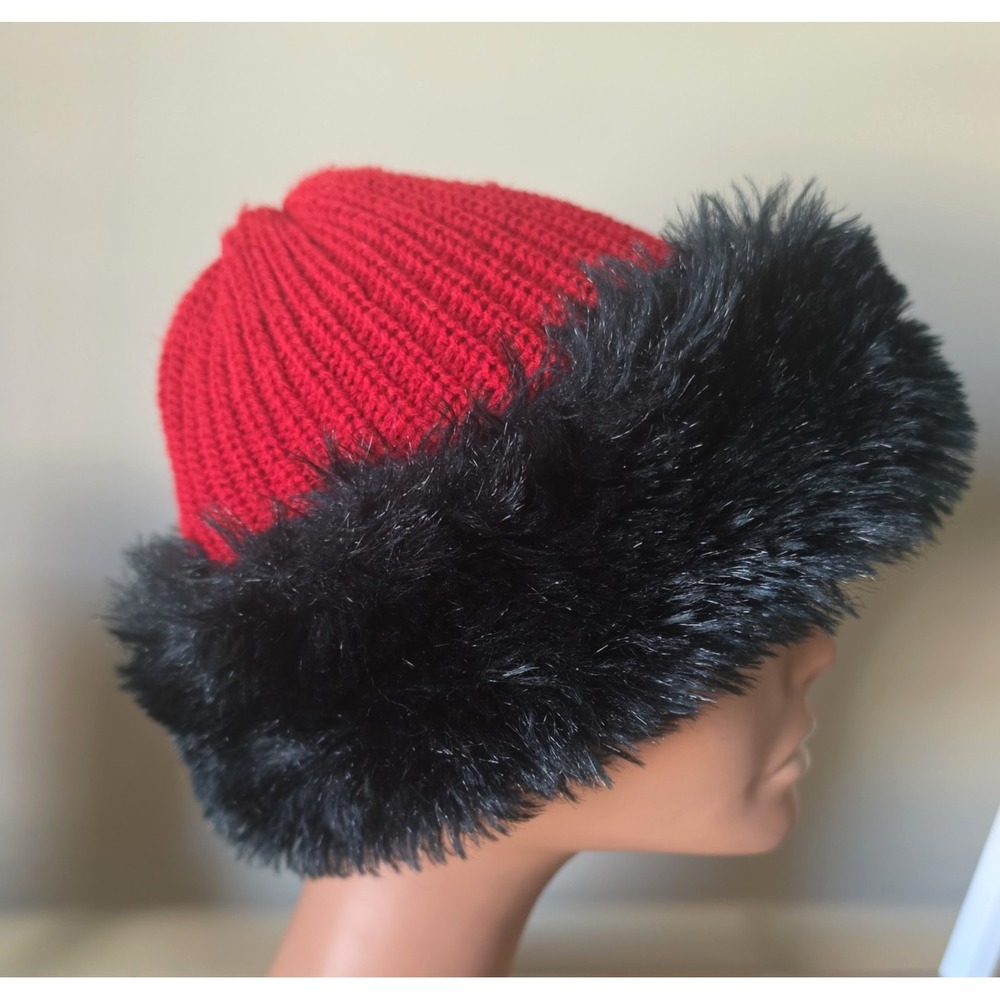 Vintage Red Knit Winter Hat Faux Fur Trim • Women's One Size 1970s Style